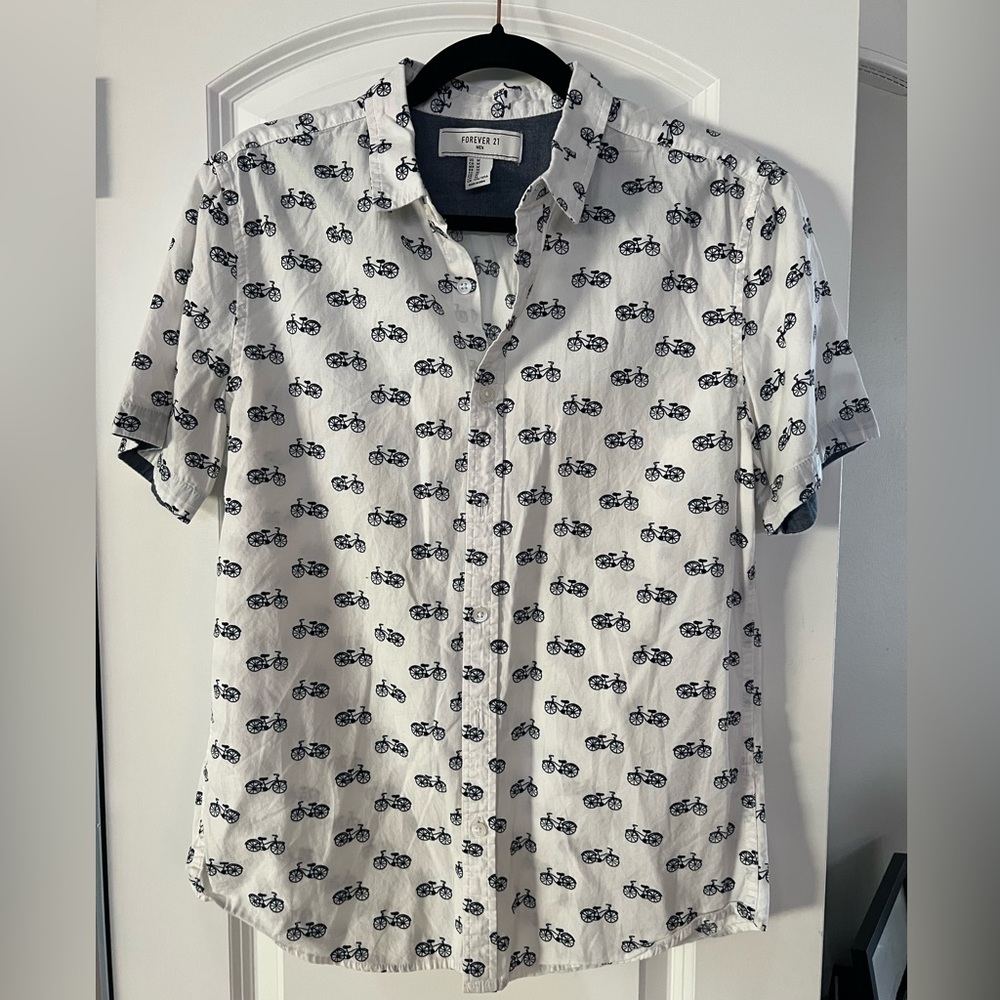 Short sleeve button down